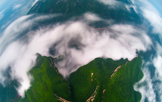 无人机航拍：三峡六月中 风光大不同