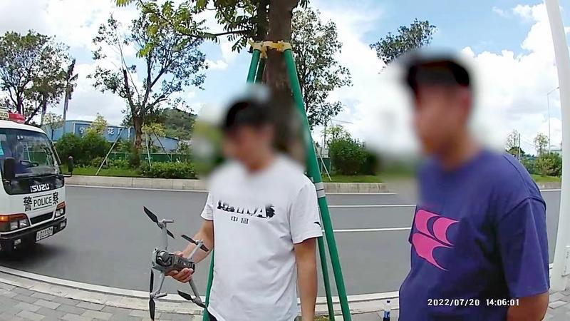 “黑飞”无人机穿越铁路高架桥，男子被行政处罚