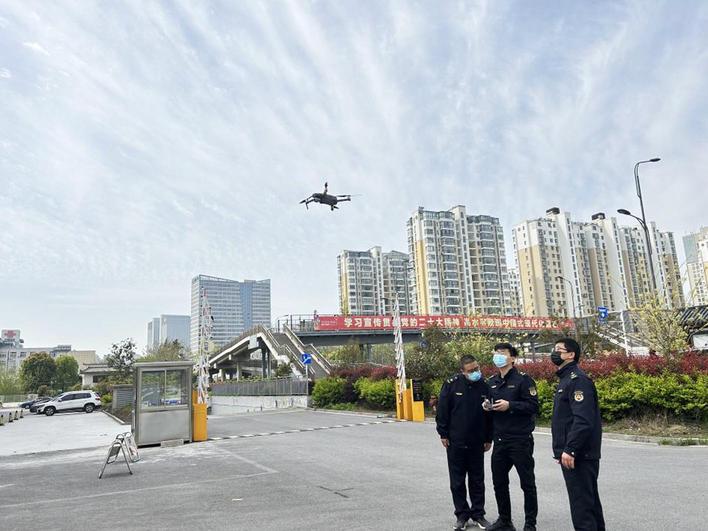 无人机守护城市“颜值”