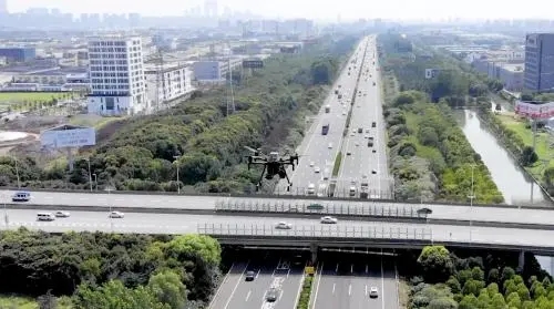 复亚智能交通无人机大显身手，为甘肃交警增添得力助手